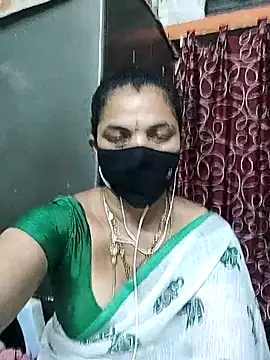 Snapshot of Leela_555 chatting on 07/07/26, 10:41 Leela 555 online show from 07/07/26, 10:41