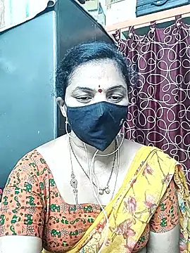 Snapshot of Leela_555 chatting on 06/17/26, 11:09 Leela 555 online show from 06/17/26, 11:09