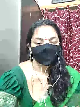 Snapshot of Leela_555 chatting on 07/04/26, 05:25 Leela 555 online show from 07/04/26, 05:25