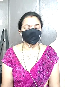 Snapshot of Leela_555 chatting on 06/01/26, 02:39 Leela 555 online show from 06/01/26, 02:39