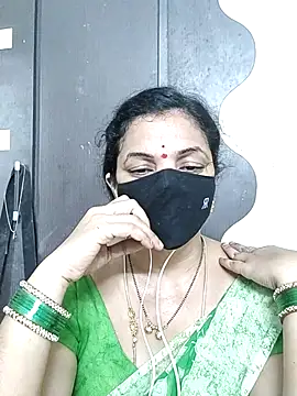 Snapshot of Leela_555 chatting on 06/30/26, 03:34 Leela 555 online show from 06/30/26, 03:34