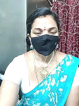 Snapshot of Leela_555 chatting on 07/06/26, 02:24 Leela 555 online show from 07/06/26, 02:24