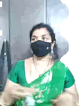 Snapshot of Leela_555 chatting on 06/21/26, 03:07 Leela 555 online show from 06/21/26, 03:07