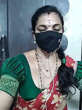 Snapshot of Leela_555 chatting on 05/31/26, 12:22 Leela 555 online show from 05/31/26, 12:22