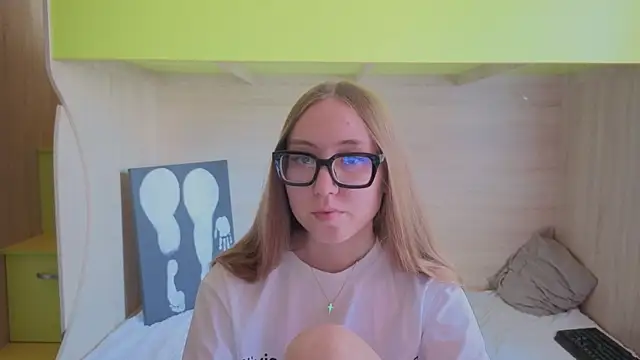 Snapshot of _kitti_meow_ chatting on 07/09/26, 06:36 kitti meow online show from 07/09/26, 06:36