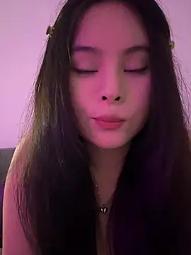 Snapshot of enen-123 chatting on 06/21/26, 01:28 enen-123 online show from 06/21/26, 01:28