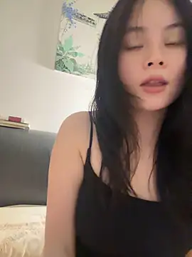 Snapshot of enen-123 chatting on 06/04/26, 12:43 enen-123 online show from 06/04/26, 12:43