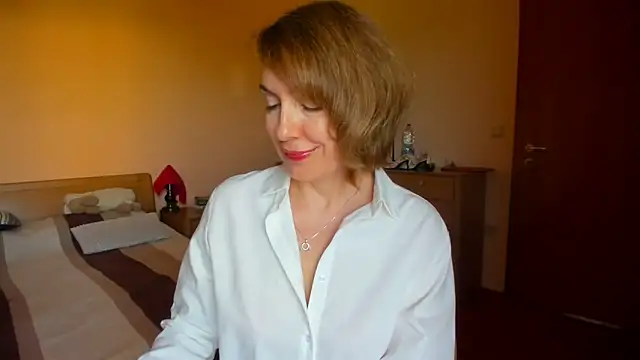 Snapshot of SummerLiza chatting on 06/17/26, 02:38 SummerLiza online show from 06/17/26, 02:38