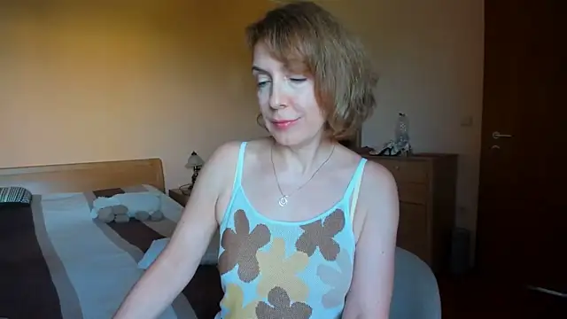 Snapshot of SummerLiza chatting on 06/18/26, 03:28 SummerLiza online show from 06/18/26, 03:28
