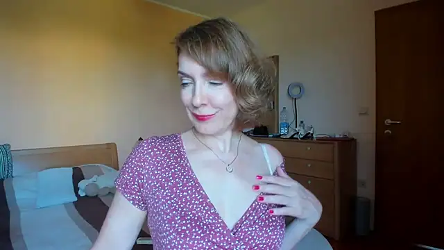 Snapshot of SummerLiza chatting on 06/15/26, 03:01 SummerLiza online show from 06/15/26, 03:01