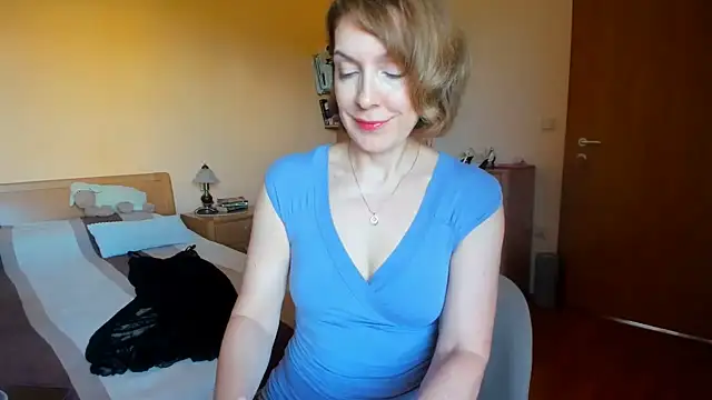 Snapshot of SummerLiza chatting on 06/16/26, 02:50 SummerLiza online show from 06/16/26, 02:50