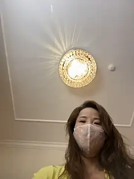 kiss loo online show from 06/06/26, 12:16
