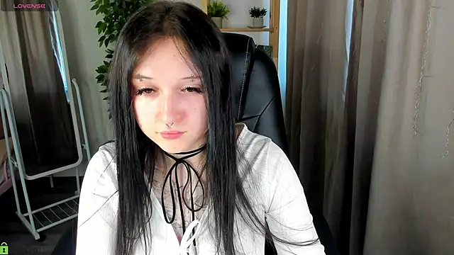 Snapshot of Emma-Blissa chatting on 06/21/26, 01:00 Emma-Blissa online show from 06/21/26, 01:00