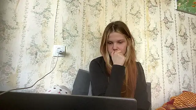 SusanaLeichty online show from 06/18/26, 02:11