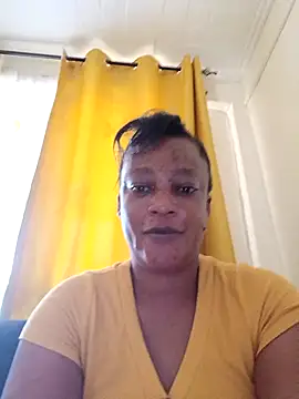 Snapshot of QueenLave chatting on 05/22/26, 01:31 QueenLave online show from 05/22/26, 01:31