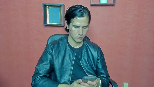 Snapshot of AaronWells chatting on 06/11/26, 04:26 AaronWells online show from 06/11/26, 04:26