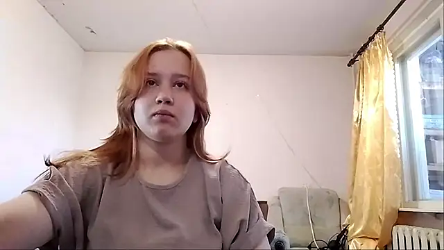 Snapshot of PolyaMilk chatting on 06/07/26, 02:44 PolyaMilk online show from 06/07/26, 02:44