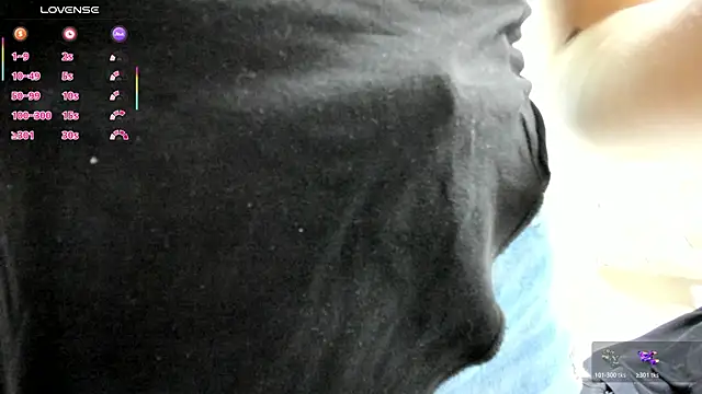Snapshot of CleoFoxxx_ chatting on 06/26/26, 12:44 CleoFoxxx online show from 06/26/26, 12:44