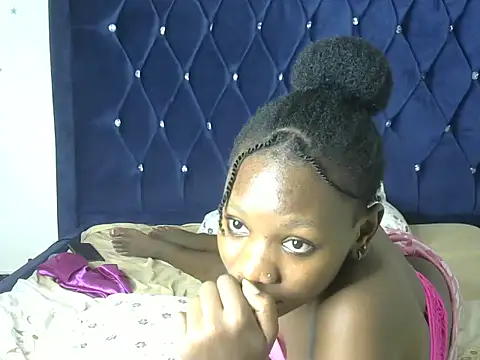 Snapshot of Sexy_caramel04 chatting on 06/05/26, 05:34 Sexy caramel04 online show from 06/05/26, 05:34