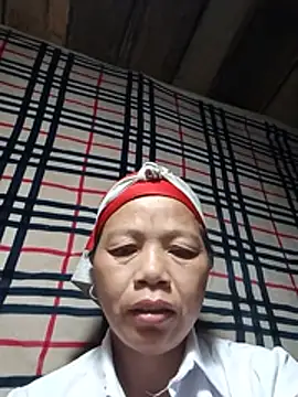 Snapshot of Elfledaa chatting on 06/02/26, 06:19 Elfledaa online show from 06/02/26, 06:19