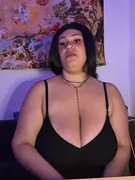Snapshot of Curvydusa- chatting on 06/04/26, 10:14 Curvydusa- online show from 06/04/26, 10:14