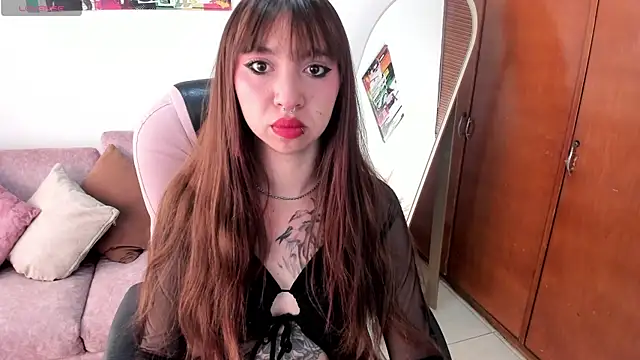 Scarlett  Cooper  1 online show from 05/23/26, 12:15