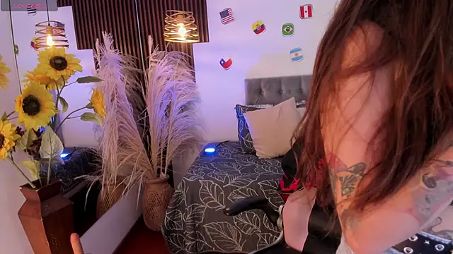 Snapshot of Scarlett__Cooper__1 chatting on 06/19/26, 01:06 Scarlett Cooper 1 online show from 06/19/26, 01:06