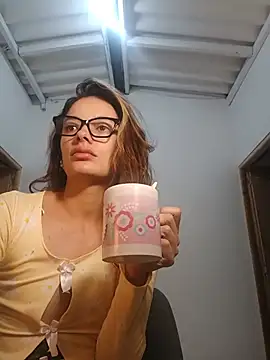 karenarango online show from 06/14/26, 10:16