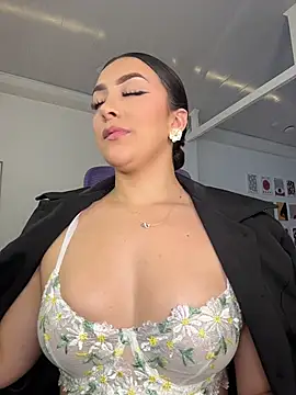  Kimberlyclars online show from 05/27/26, 01:57