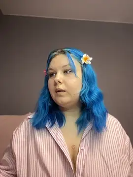 Snapshot of Stefani_Art chatting on 06/15/26, 10:09 Stefani Art online show from 06/15/26, 10:09