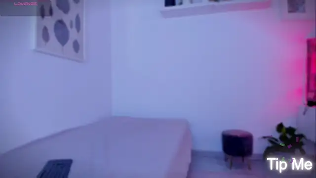 Snapshot of Frrancesca_ chatting on 06/05/26, 03:33 Frrancesca online show from 06/05/26, 03:33