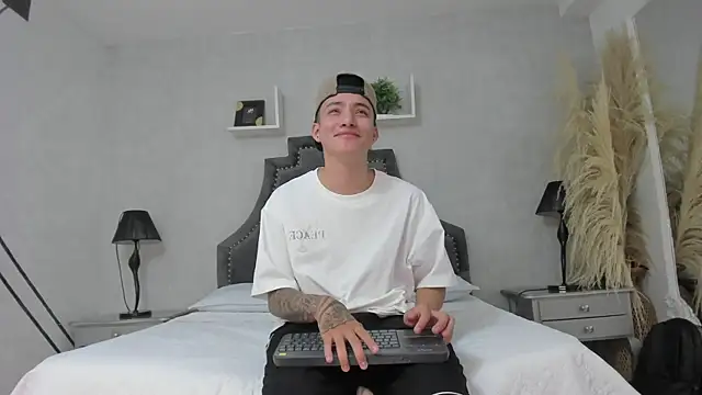 wesley boyy  online show from 05/23/26, 08:19