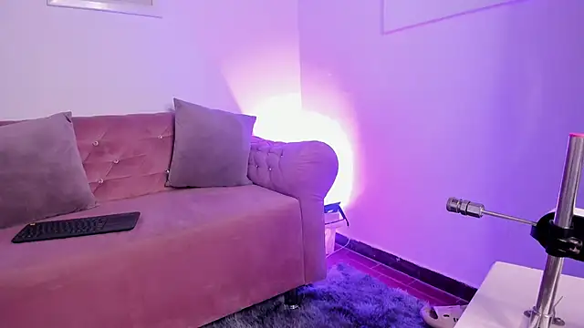 Vaelina  online show from 06/03/26, 10:58