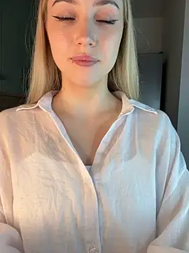 MoniLyn online show from 05/25/26, 07:34