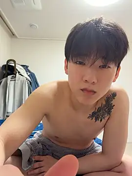 Snapshot of k-kinky chatting on 05/22/26, 07:12 k-kinky online show from 05/22/26, 07:12
