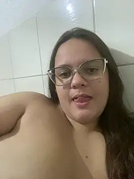 Snapshot of Laryssinha_69 chatting on 06/04/26, 05:12 Laryssinha 69 online show from 06/04/26, 05:12