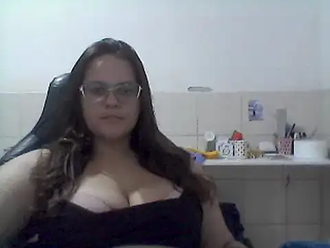 Snapshot of Laryssinha_69 chatting on 05/22/26, 07:34 Laryssinha 69 online show from 05/22/26, 07:34