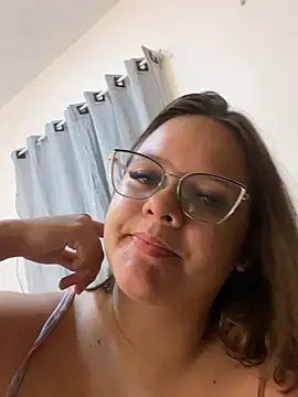 Snapshot of Laryssinha_69 chatting on 07/14/26, 02:05 Laryssinha 69 online show from 07/14/26, 02:05