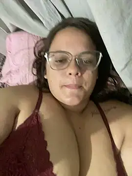 Snapshot of Laryssinha_69 chatting on 06/07/26, 01:33 Laryssinha 69 online show from 06/07/26, 01:33