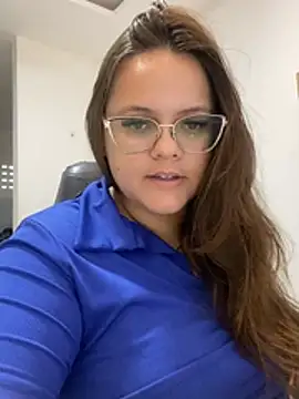 Snapshot of Laryssinha_69 chatting on 07/14/26, 01:39 Laryssinha 69 online show from 07/14/26, 01:39