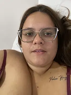 Snapshot of Laryssinha_69 chatting on 06/18/26, 06:35 Laryssinha 69 online show from 06/18/26, 06:35