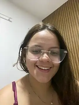Snapshot of Laryssinha_69 chatting on 06/28/26, 02:51 Laryssinha 69 online show from 06/28/26, 02:51