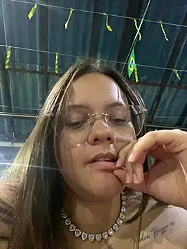 Snapshot of Laryssinha_69 chatting on 07/10/26, 11:27 Laryssinha 69 online show from 07/10/26, 11:27