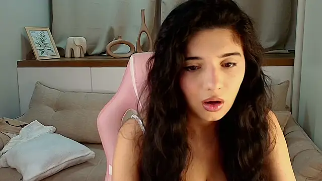 Snapshot of Rose_Desiree chatting on 06/17/26, 11:09 Rose Desiree online show from 06/17/26, 11:09