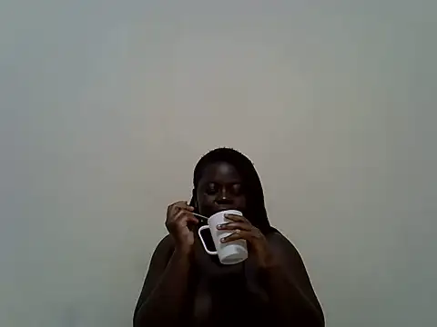 Snapshot of berrynova chatting on 06/19/26, 11:20 berrynova online show from 06/19/26, 11:20