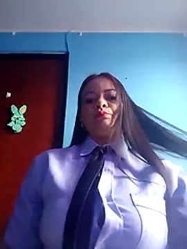 Snapshot of MONSERRAT_ETHAN chatting on 06/04/26, 12:43 MONSERRAT ETHAN online show from 06/04/26, 12:43