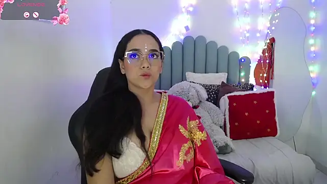 Snapshot of farah_samira chatting on 06/29/26, 11:54 farah samira online show from 06/29/26, 11:54