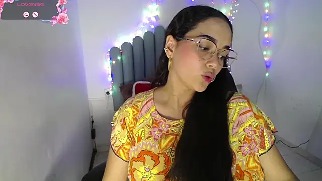 Snapshot of farah_samira chatting on 06/26/26, 07:31 farah samira online show from 06/26/26, 07:31