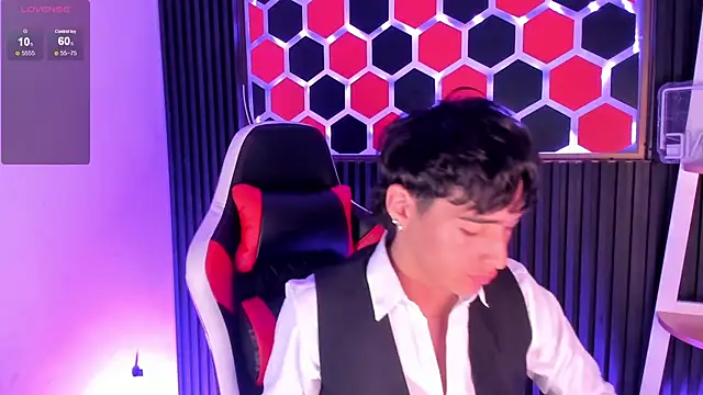 SantyFoxxs online show from 06/01/26, 04:02