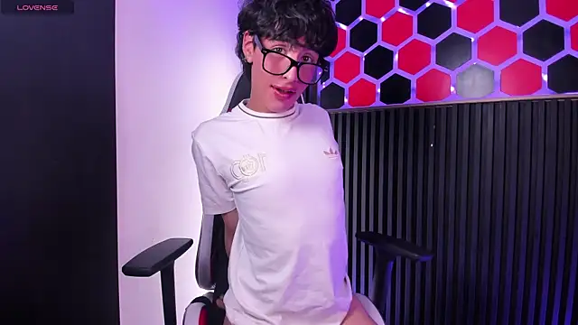 SantyFoxxs online show from 06/25/26, 03:26